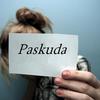 reminisce Mimowolnie piszę patykiem na piasku Twoje imię. Pomimo że już zapomniałam. Pomimo że nie budzę się już w środku nocy i panicznie zapalam papierosa bo znowu mi s